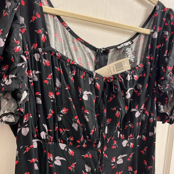 Hot Topic Rose Bud Empire Midi Dress NWT - Picture 3 of 8